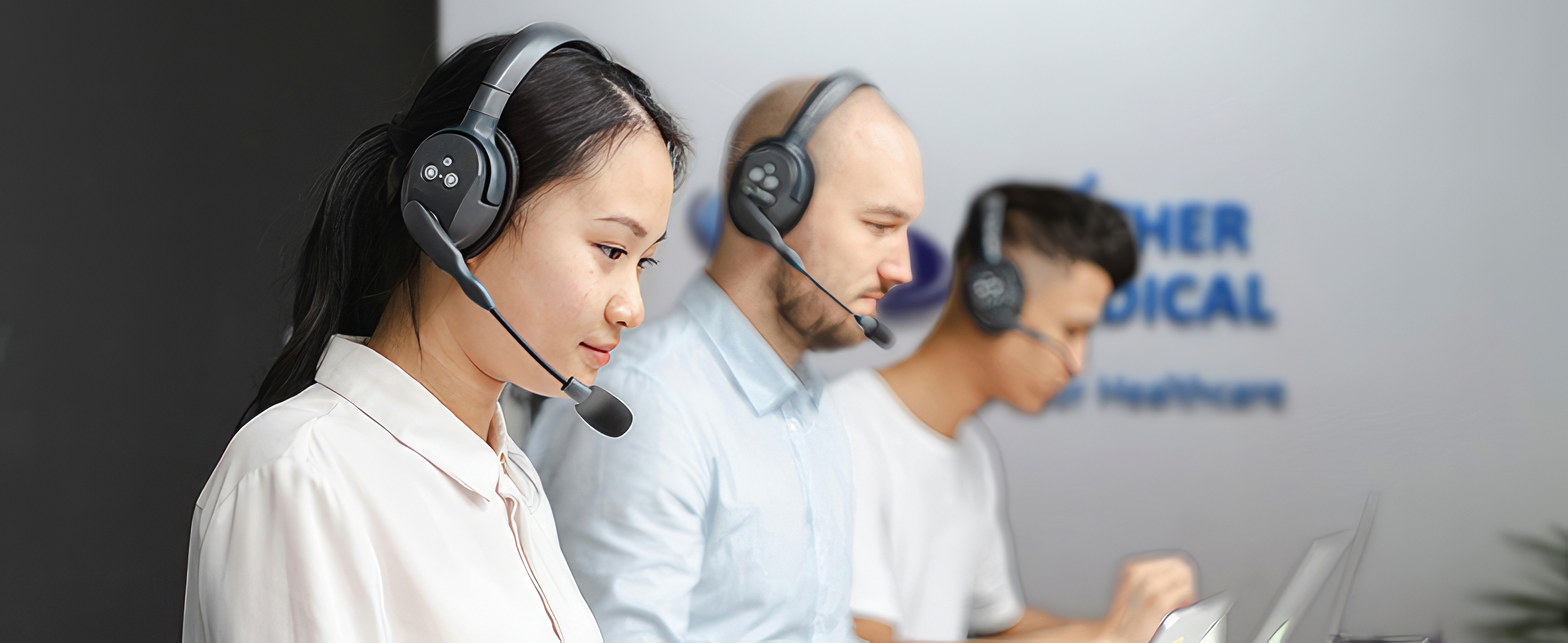 Customer-Service-Topaz-Denhance-FaceAI