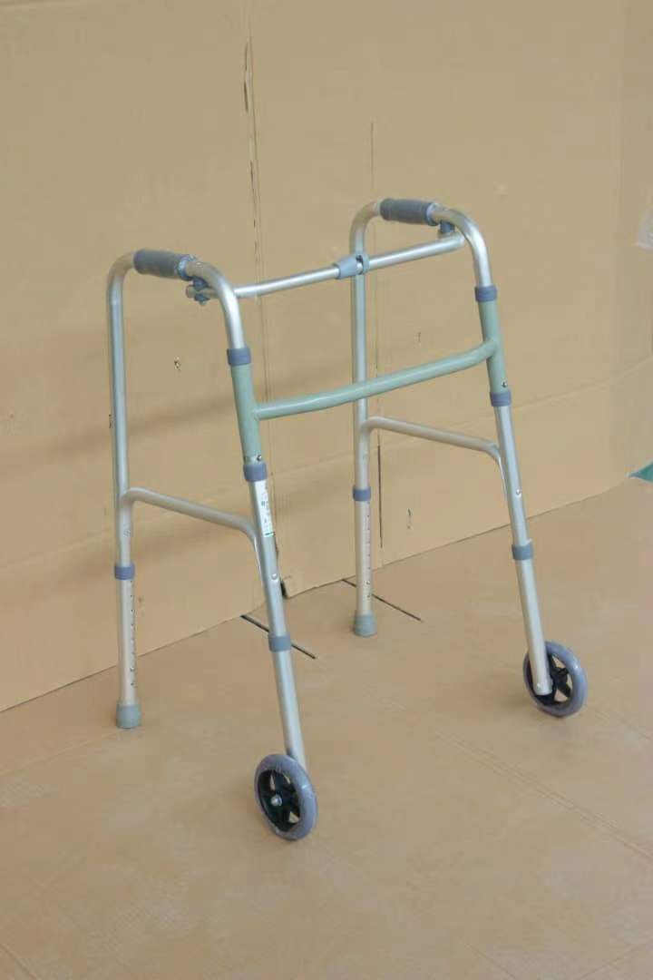 BME 812 Walker leve dobrável de alumínio com rodas