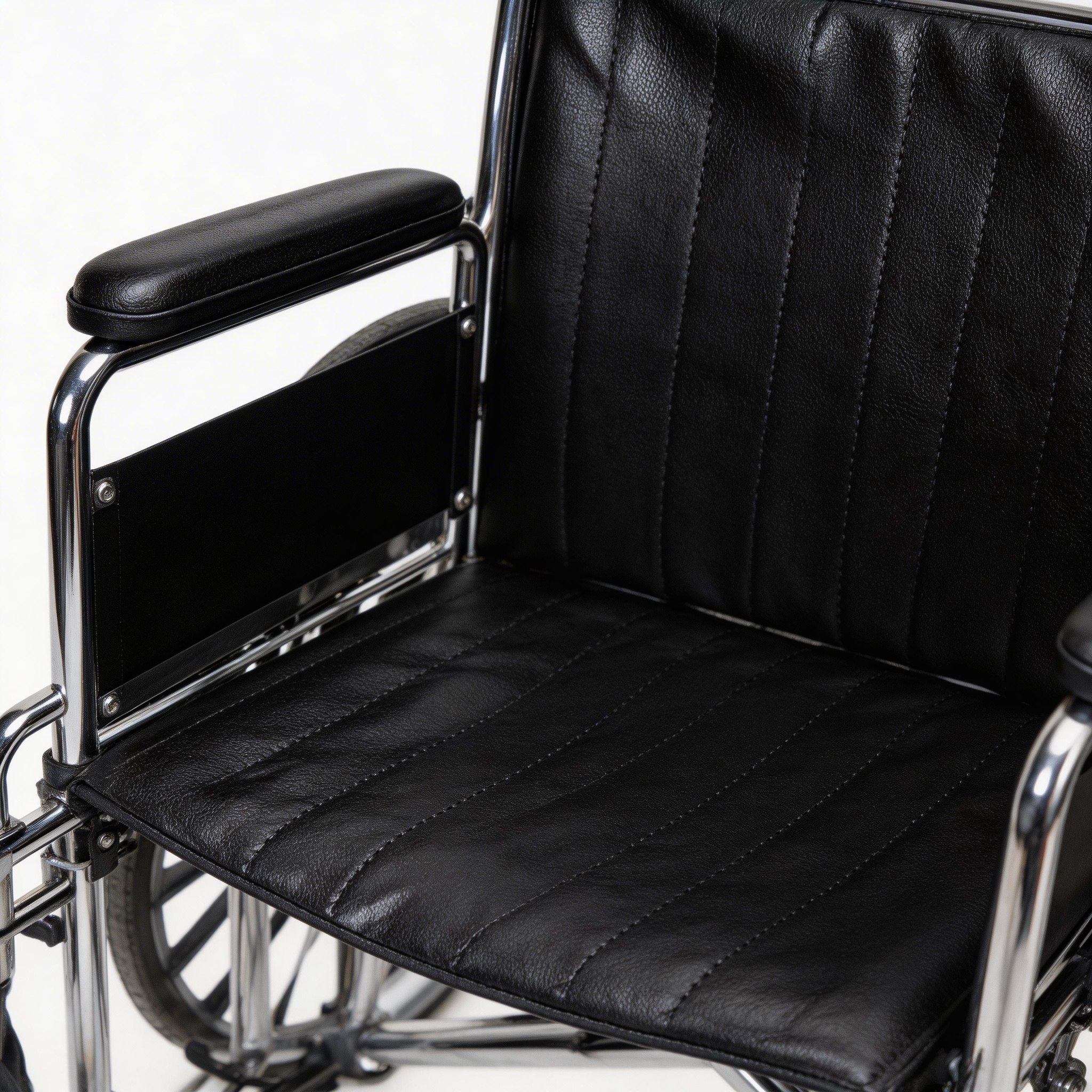 BME4618 Cadeira de rodas manual bariátrica de alta capacidade de 28 polegadas | Carga máxima de 500 libras